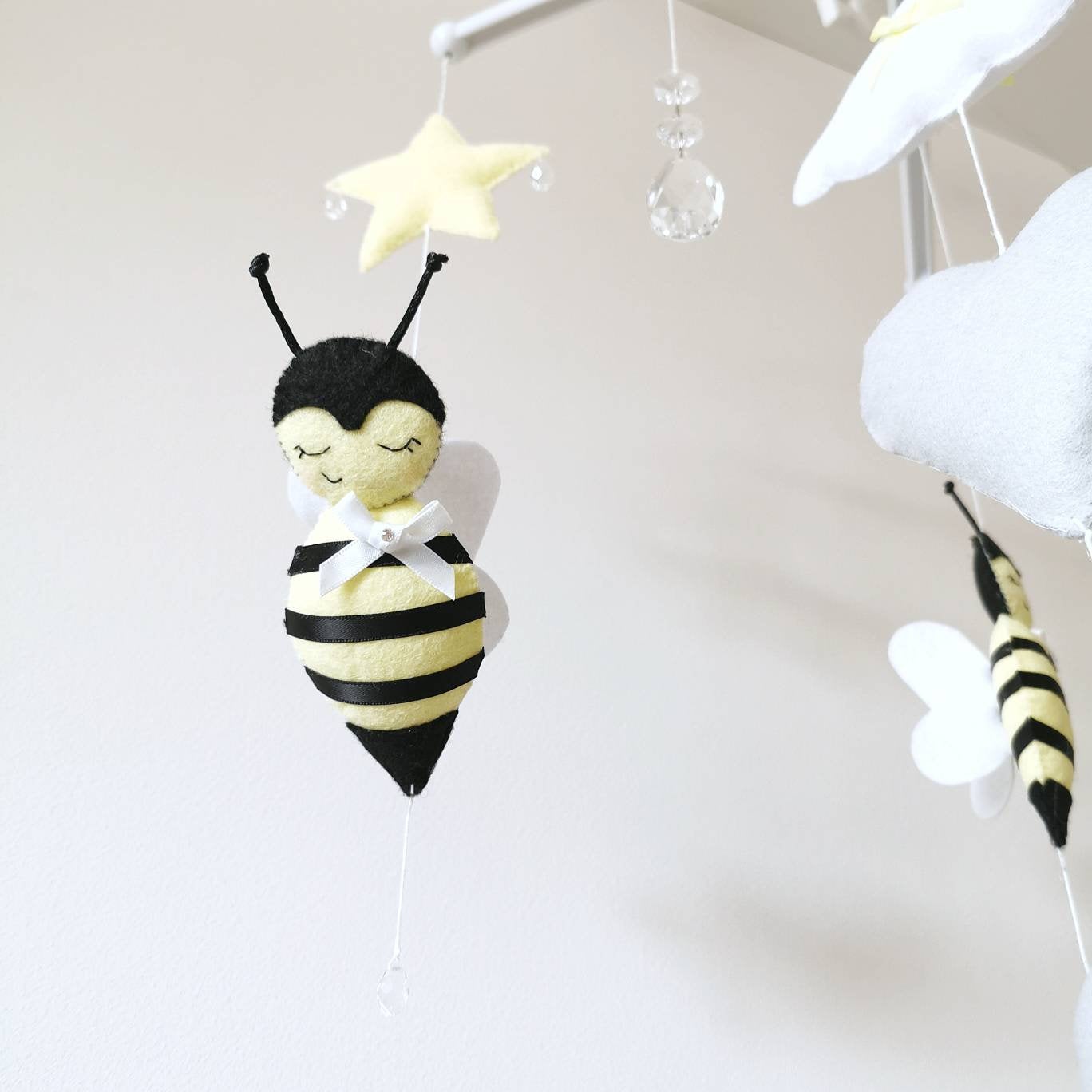 Lovely Buzzing Bee Baby Mobile Happy Little Cloud